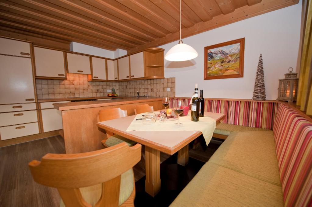 Haus Am Brunnen Apartment Samnaun Room photo